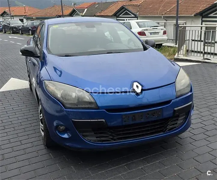 Usado Renault Mégane GrandTour Dynamique 110 CV (80 kW) 2011 Azul Familiar