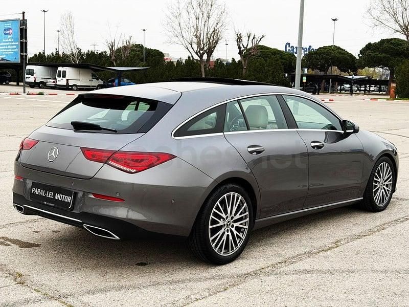 Usado Mercedes CLA200 Shooting Brake 150 CV (110 kW) 2021 Gris / plata Familiar