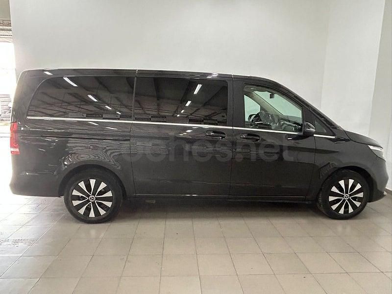 Usado Mercedes V220 Avantgarde 163 CV (119 kW) 2024 Gris / plata Monovolumen