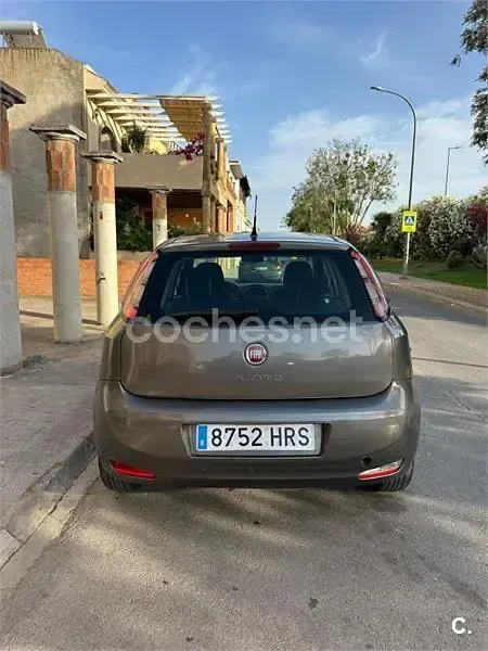 Usado Fiat Punto Pop 69 CV (50 kW) 2013 Beige Utilitario