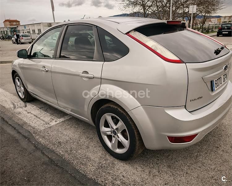 Usado Ford Focus Business Edition 90 CV (66 kW) 2009 Gris / plata Berlina