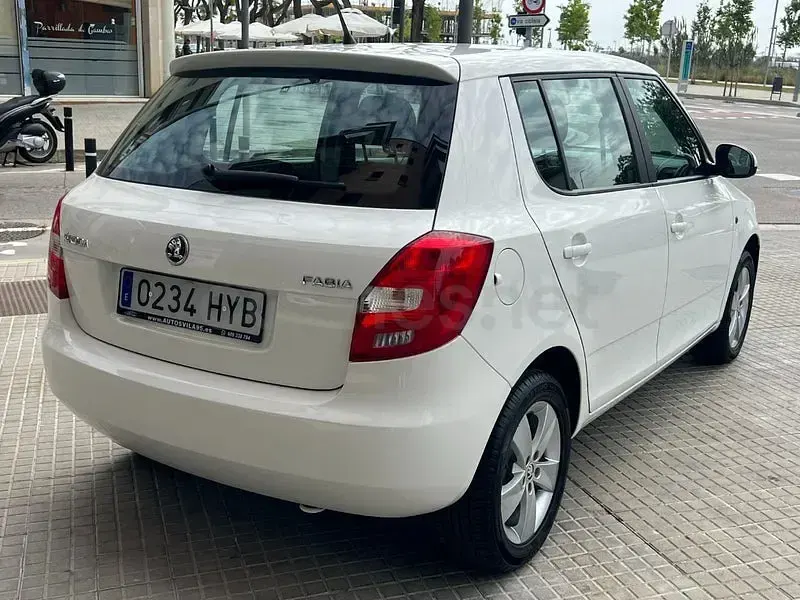 Usado Skoda Fabia 69 CV (50 kW) 2014 Blanco Berlina