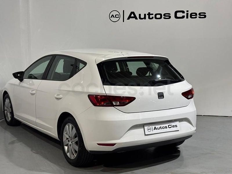 Usado Seat Leon Style 110 CV (80 kW) 2016 Blanco Berlina