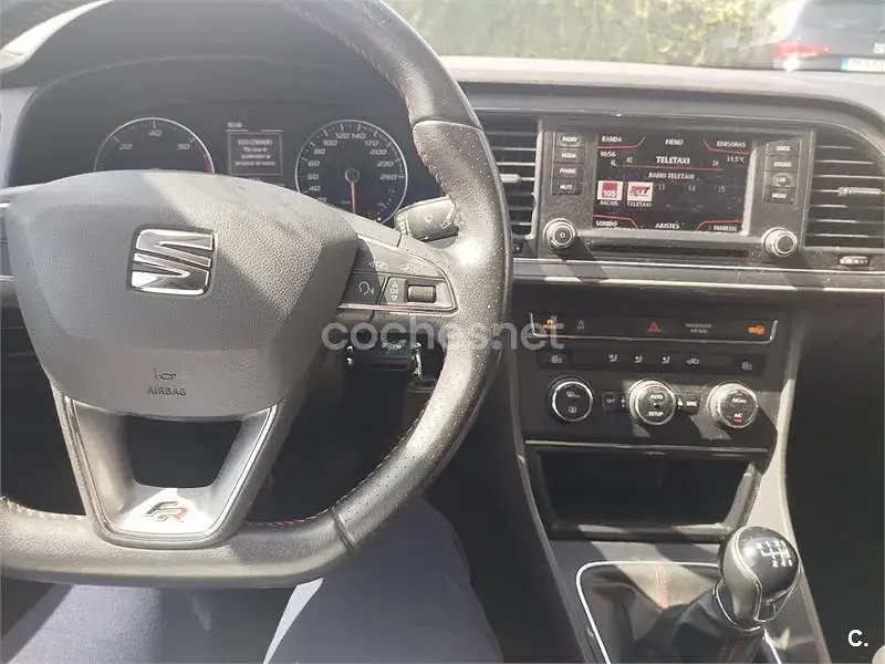 Usado Seat Leon ST FR 150 CV (110 kW) 2014 Gris / plata Familiar