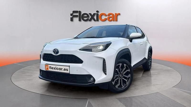 Usado Toyota Yaris Hybrid Active 116 CV (85 kW) 2022 Blanco