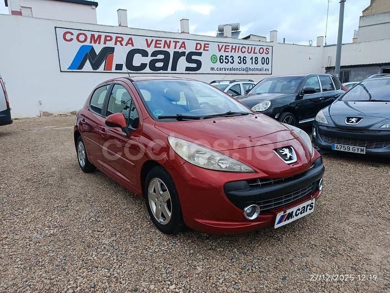 Usado Peugeot 207 75 CV (55 kW) 2007 Granate Berlina