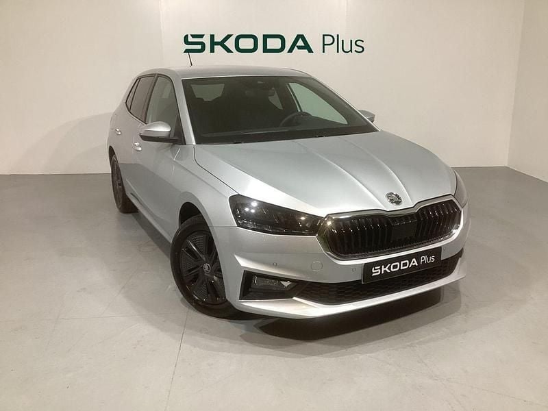 Gris Nuevo 2025 Skoda Fabia Utilitario | 21.490 € (Un poco caro) - Imagen 1/4