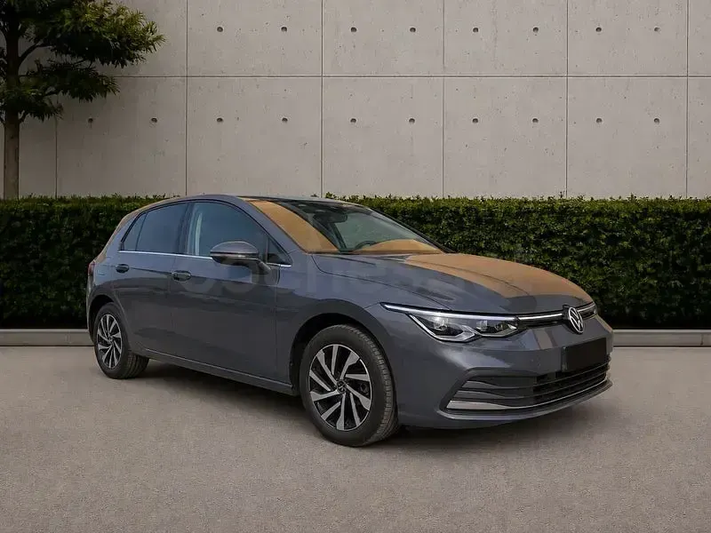 Usado VW Golf VIII 204 CV (150 kW) 2023 Gris / plata Berlina