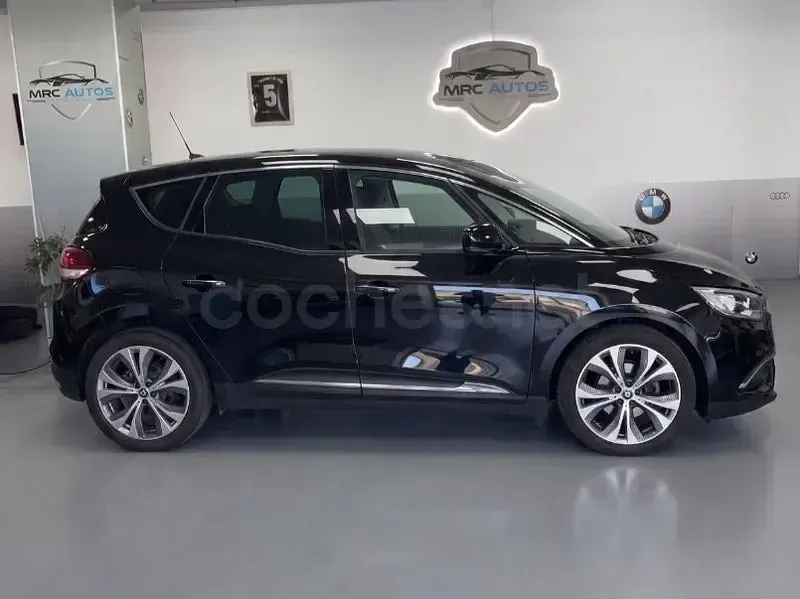 Usado Renault Scénic LIMITED 130 CV (95 kW) 2017 Negro Monovolumen