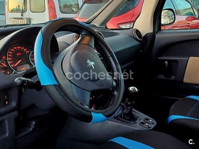 Usado Peugeot 1007 70 CV (51 kW) 2006 Azul Monovolumen