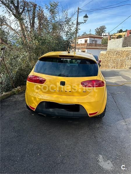 Usado Seat Leon CUPRA 265 CV (194 kW) 2010 Amarillo Berlina