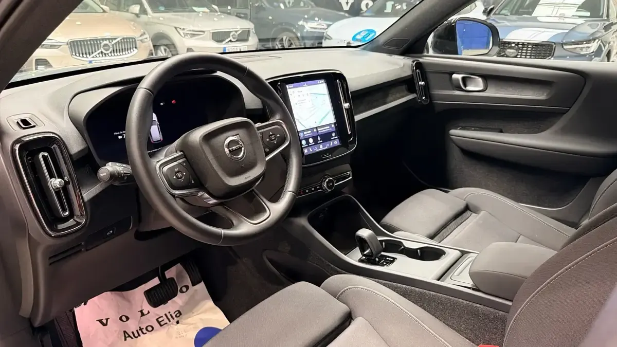 Usado Volvo EX40 Plus 175 kW (238 CV) 2025 SUV