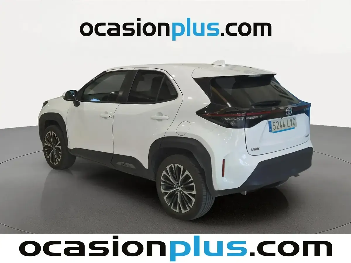 Usado Toyota Yaris Hybrid Style 116 CV (85 kW) 2022 Blanco Pickup/Camioneta