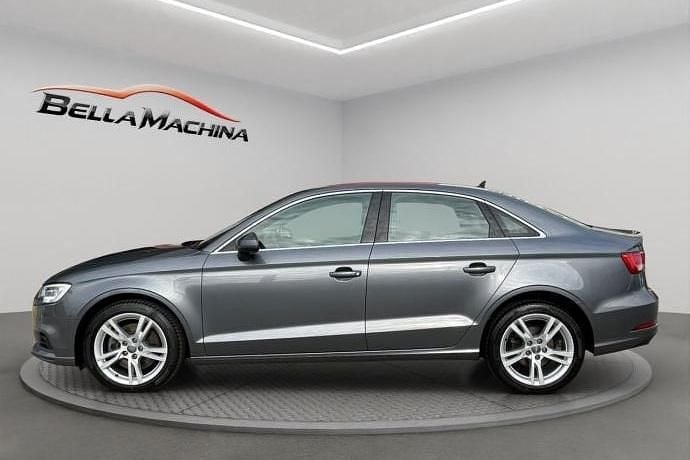 Usado Audi A3 151 CV (111 kW) 2020 Gris Berlina