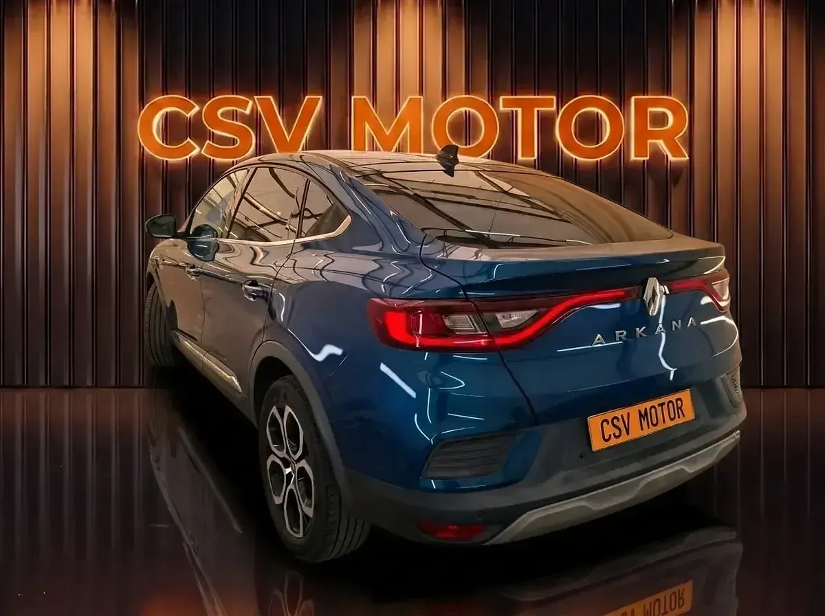 Usado Renault Arkana Techno 140 CV (102 kW) 2023 Azul SUV