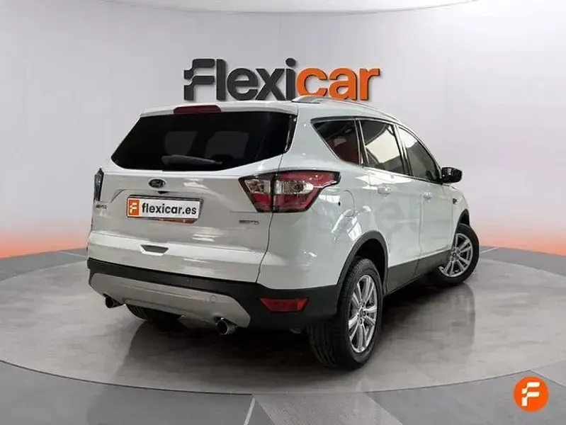 Usado Ford Kuga Titanium 120 CV (88 kW) 2018 Blanco SUV