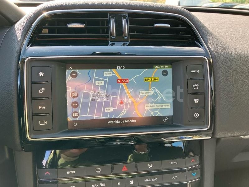 Usado Jaguar F-Pace Prestige 180 CV (132 kW) 2019 Gris / plata SUV
