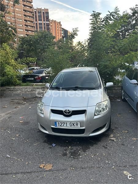 Gris / plata Usado 2009 Toyota Auris Luna Berlina | 6200 € (Precio justo) - Imagen 1/2