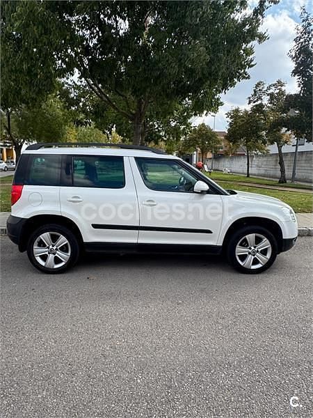 Usado Skoda Yeti Elegance 105 CV (77 kW) 2010 Blanco SUV