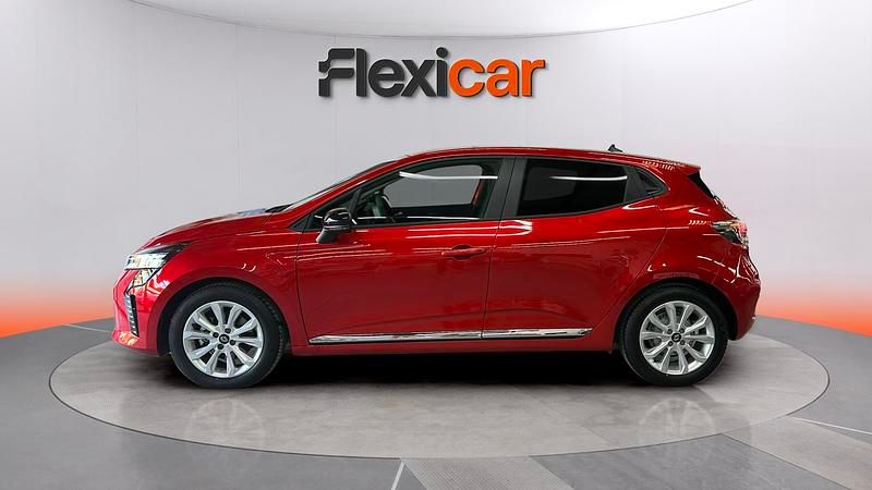 Käytetty Renault Clio V Evolution 101 HP (74 kW) 2025 Punainen Sedan