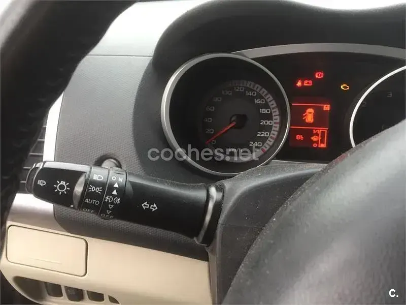 Usado Mitsubishi Outlander Plus 156 CV (114 kW) 2009 Negro SUV