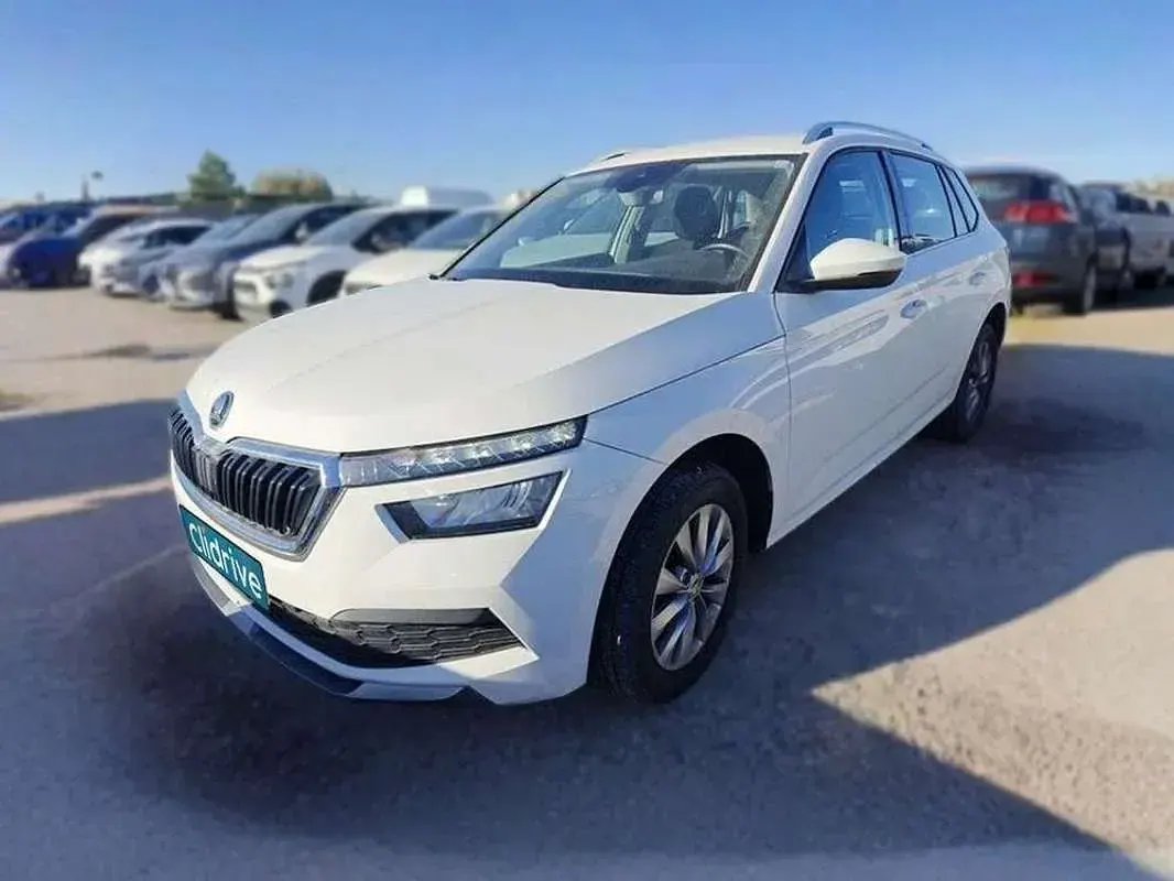 Usado Skoda Kamiq Ambition 110 CV (80 kW) 2021 Blanco SUV