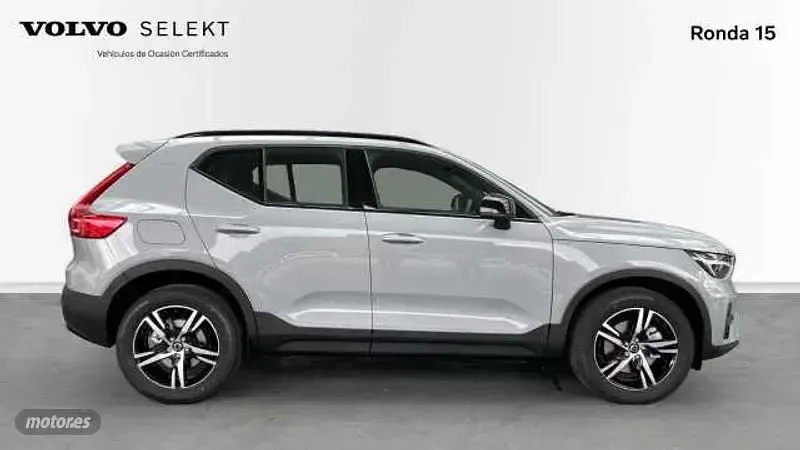 Nuevo Volvo XC40 Plus 2025 Gris SUV