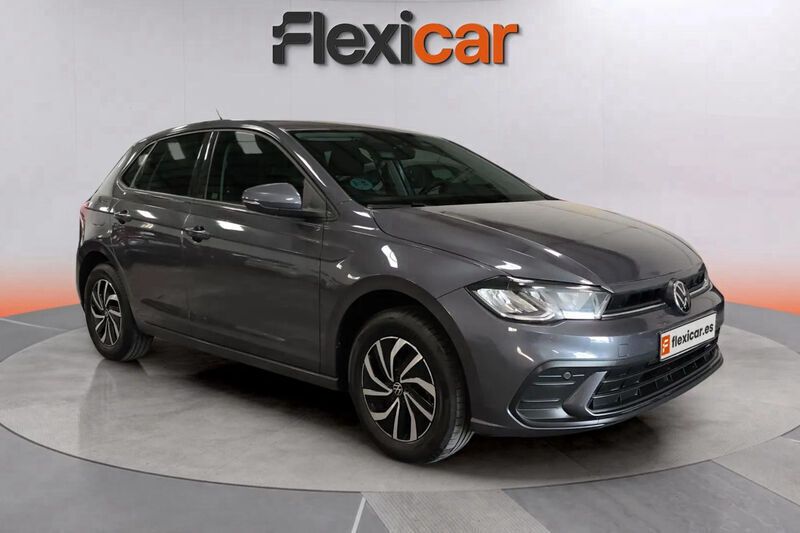 Gris Usado 2024 VW Polo Life Berlina | 17.990 € (Precio justo) - Imagen 1/4