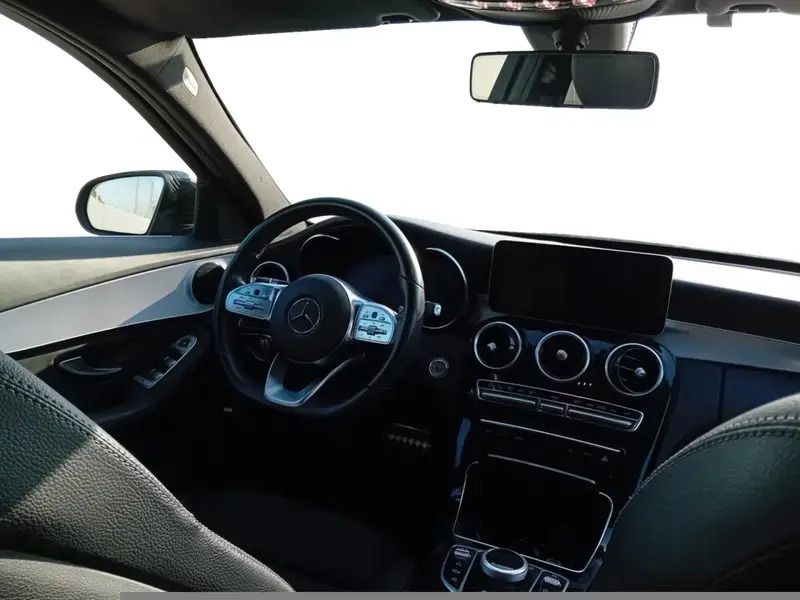 Usado Mercedes C220 194 CV (142 kW) 2021 Negro Familiar
