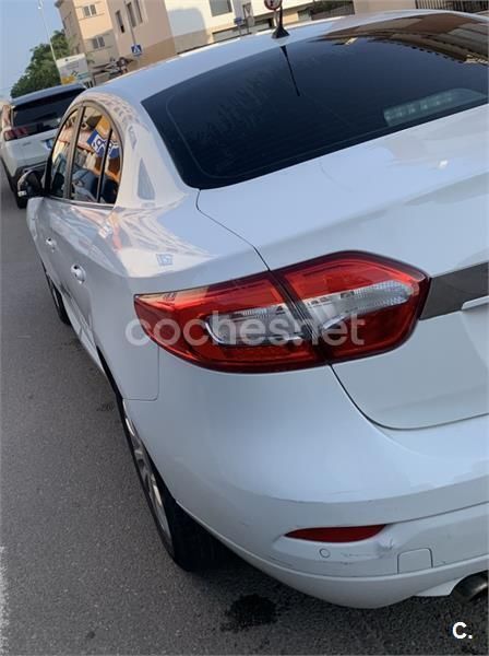 Blanco Usado 2015 Renault Fluence Dynamique Berlina | 6000 € (Precio justo) - Imagen 1/2
