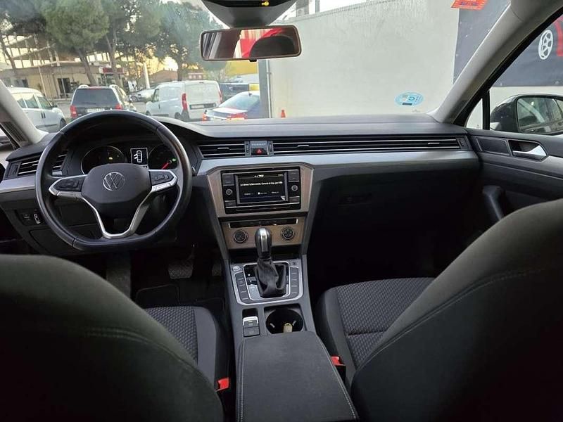 Usado VW Passat 122 CV (89 kW) 2022 Negro Familiar