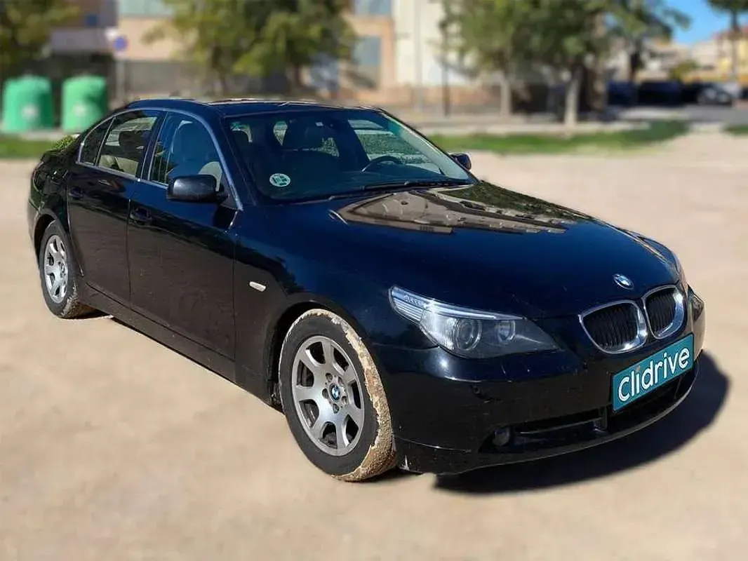 Usado BMW 530 218 CV (160 kW) 2004 Negro Familiar