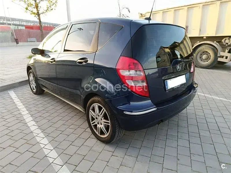 Usado Mercedes A150 Classic 95 CV (69 kW) 2007 Azul Monovolumen