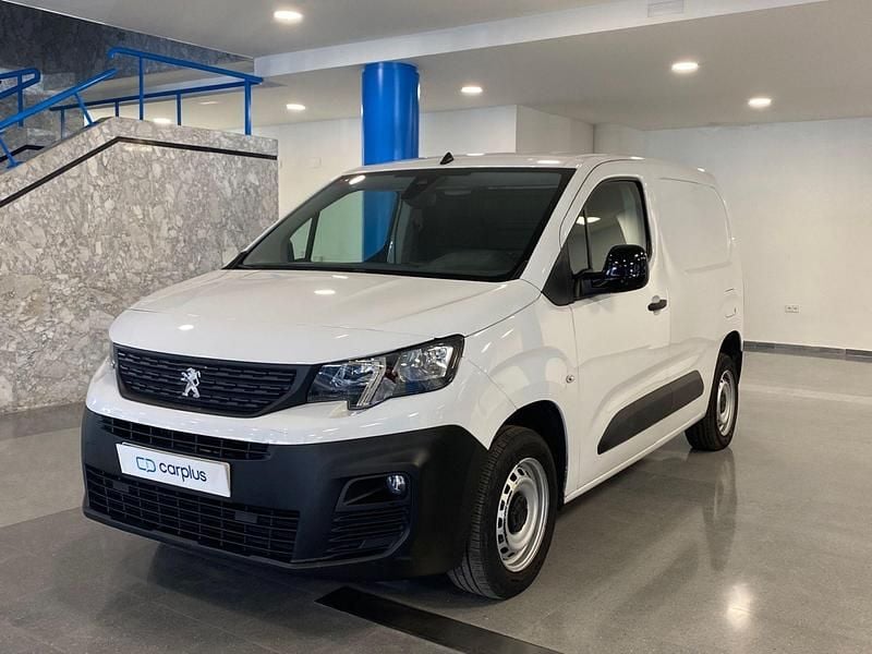 Usado Peugeot Partner 98 CV (72 kW) 2023 Banquise blanco sólido Monovolumen