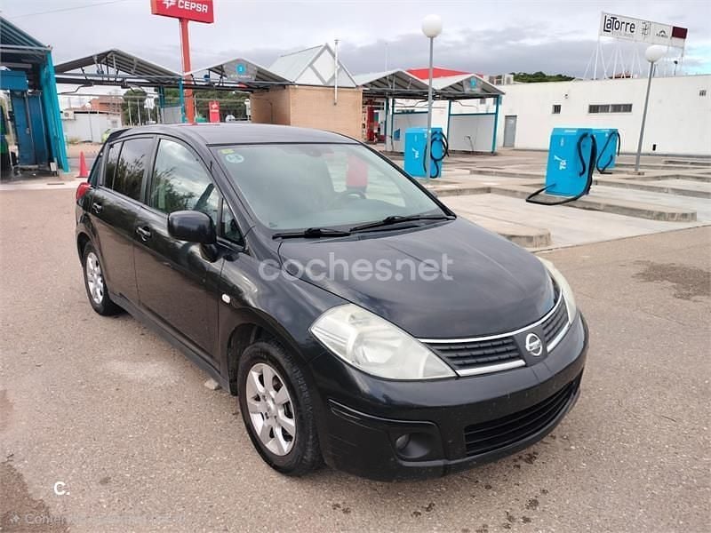 Negro Usado 2009 Nissan Tiida Acenta Berlina | 3500 € - Imagen 1/4