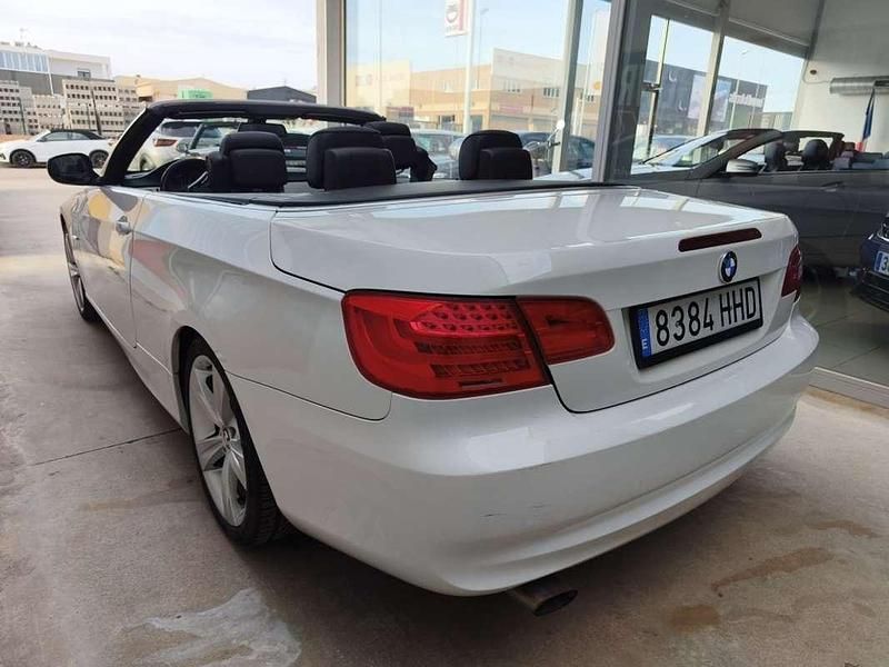 Usado BMW 320 Cabriolet 184 CV (135 kW) 2011 Blanco Descapotable