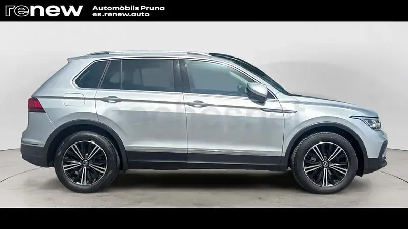 Usado VW Tiguan Life 150 CV (110 kW) 2022 Gris / plata SUV