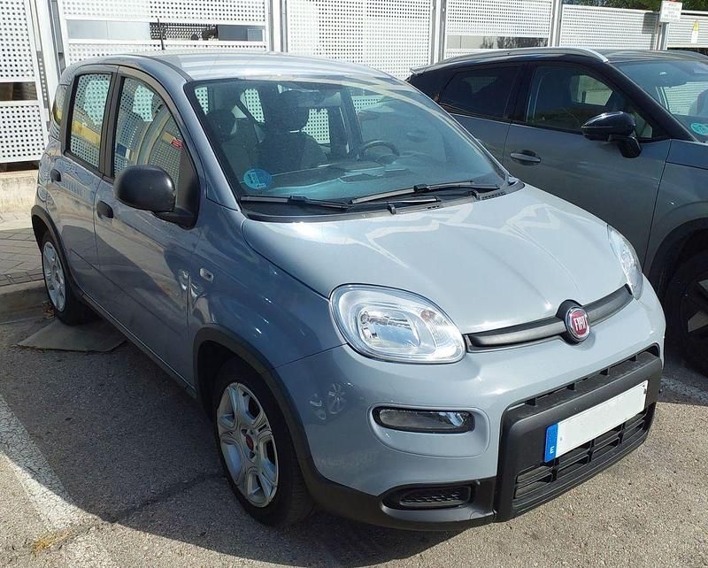 Gris Usado 2023 Fiat Panda Cross Cross Utilitario | 10.990 € (Precio justo) - Imagen 1/4