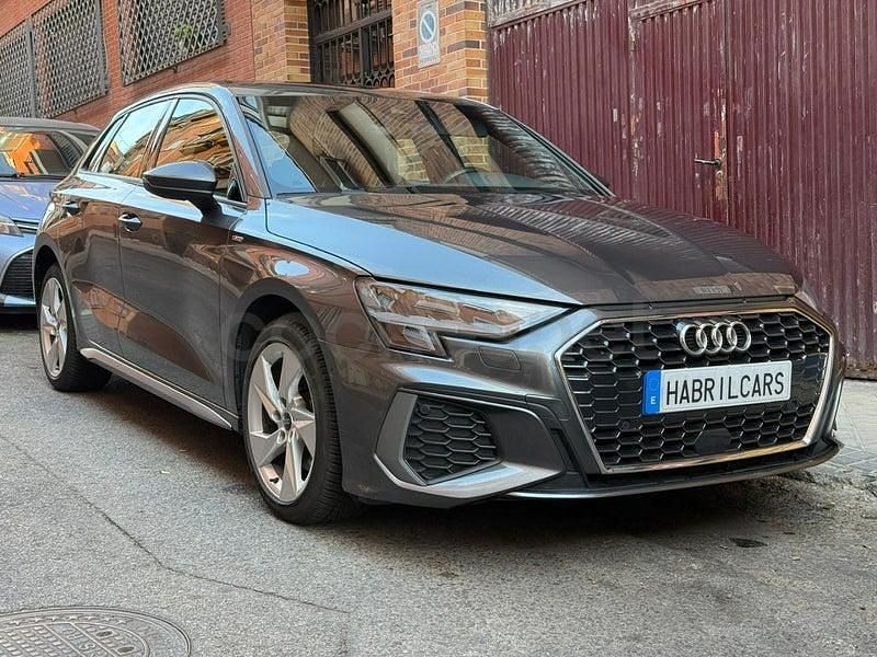 Usado Audi A3 S-Line 204 CV (150 kW) 2021 Gris / plata Berlina