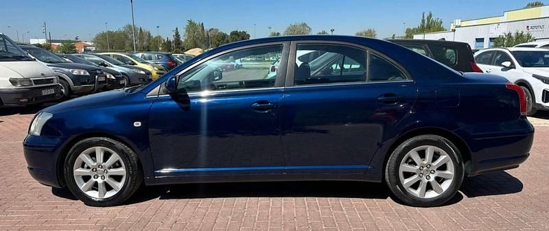 Usado Toyota Avensis Sol 129 CV (94 kW) 2004 Azul Berlina