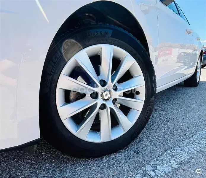 Usado Seat Leon Style 115 CV (84 kW) 2019 Blanco Familiar