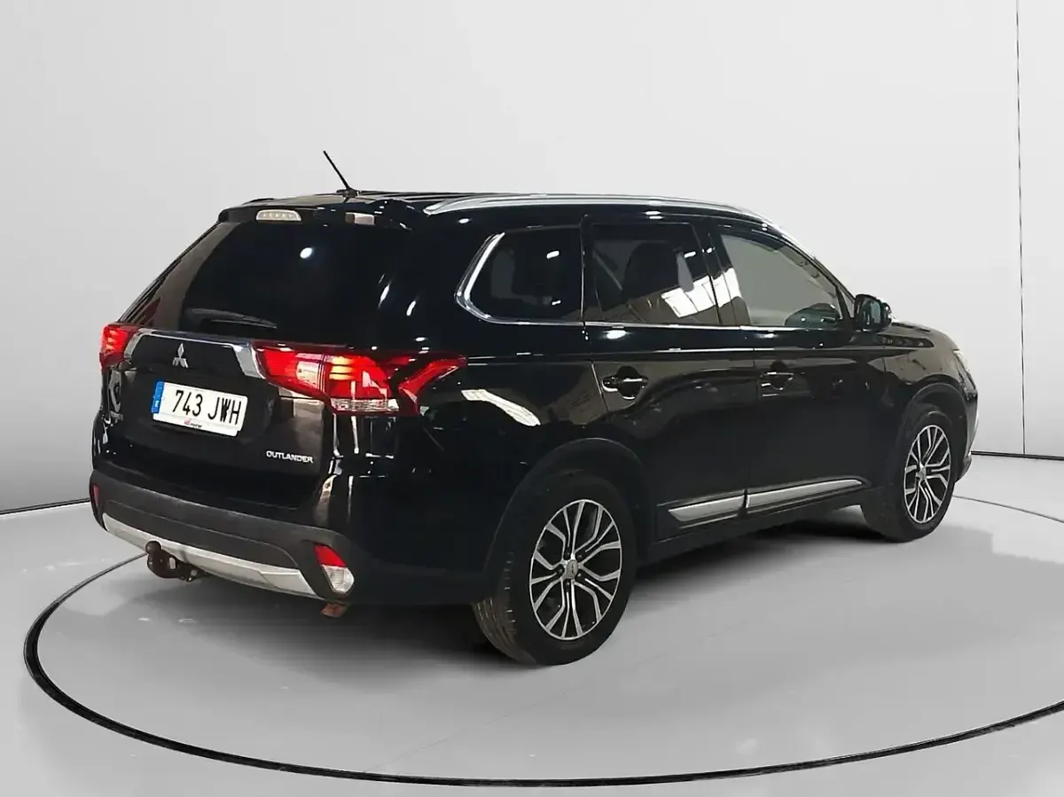 Usado Mitsubishi Outlander 150 CV (110 kW) 2017 Negro SUV