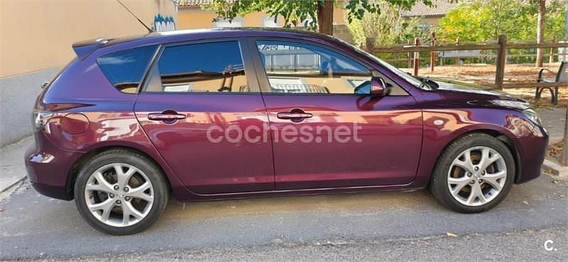 Usado Mazda 3 Active 143 CV (105 kW) 2007 Violeta / lila Berlina