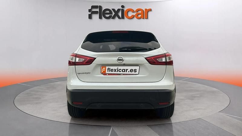 Usado Nissan Qashqai Visia 131 CV (96 kW) 2017 Blanco SUV