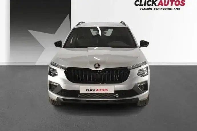 Usado Skoda Kamiq Sport 115 CV (84 kW) 2025 Plata SUV
