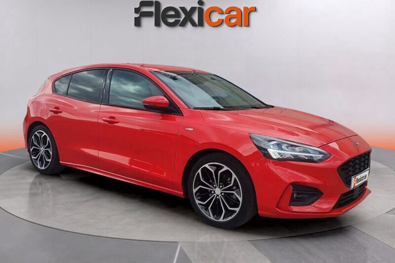 Rojo Usado 2020 Ford Focus ST-Line Berlina | 14.590 € - Imagen 1/4