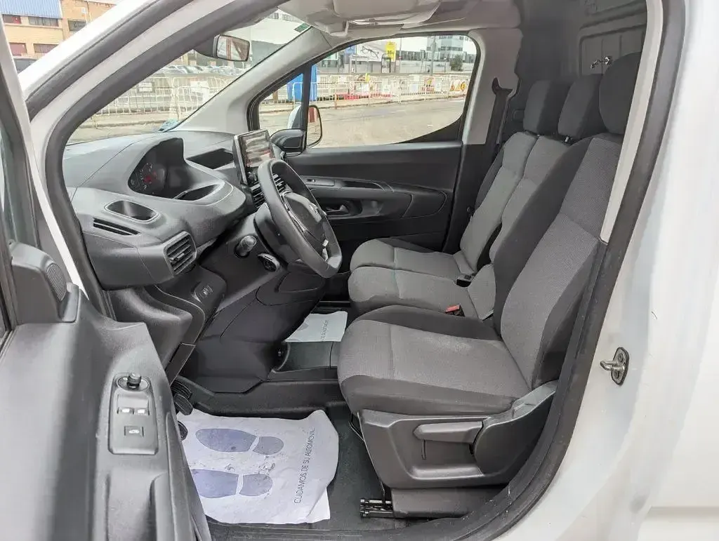 Usado Peugeot Partner Premium 100 CV (73 kW) 2019 Blanco Monovolumen