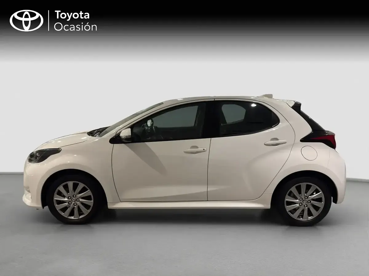 Usado Toyota Yaris Active 116 CV (85 kW) 2022 Blanco Utilitario