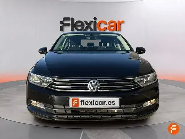 Usado VW Passat Advance 120 CV (88 kW) 2017 Negro Berlina