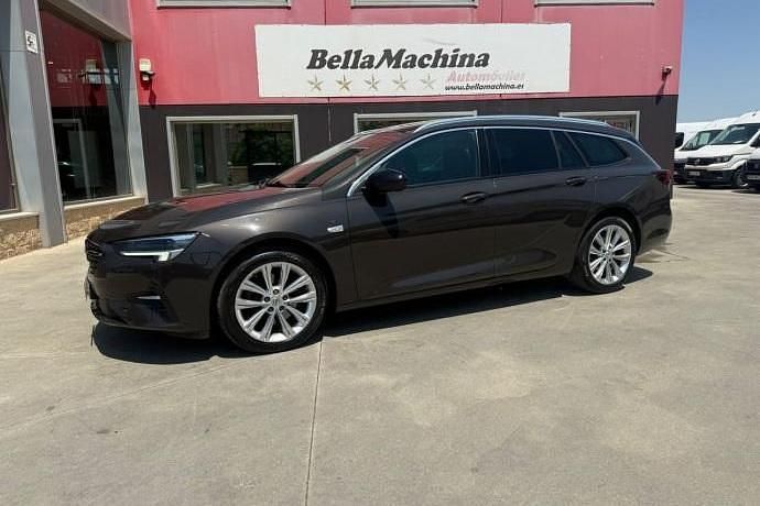 Usado Opel Insignia Business Elegance 175 CV (128 kW) 2021 Negro Familiar